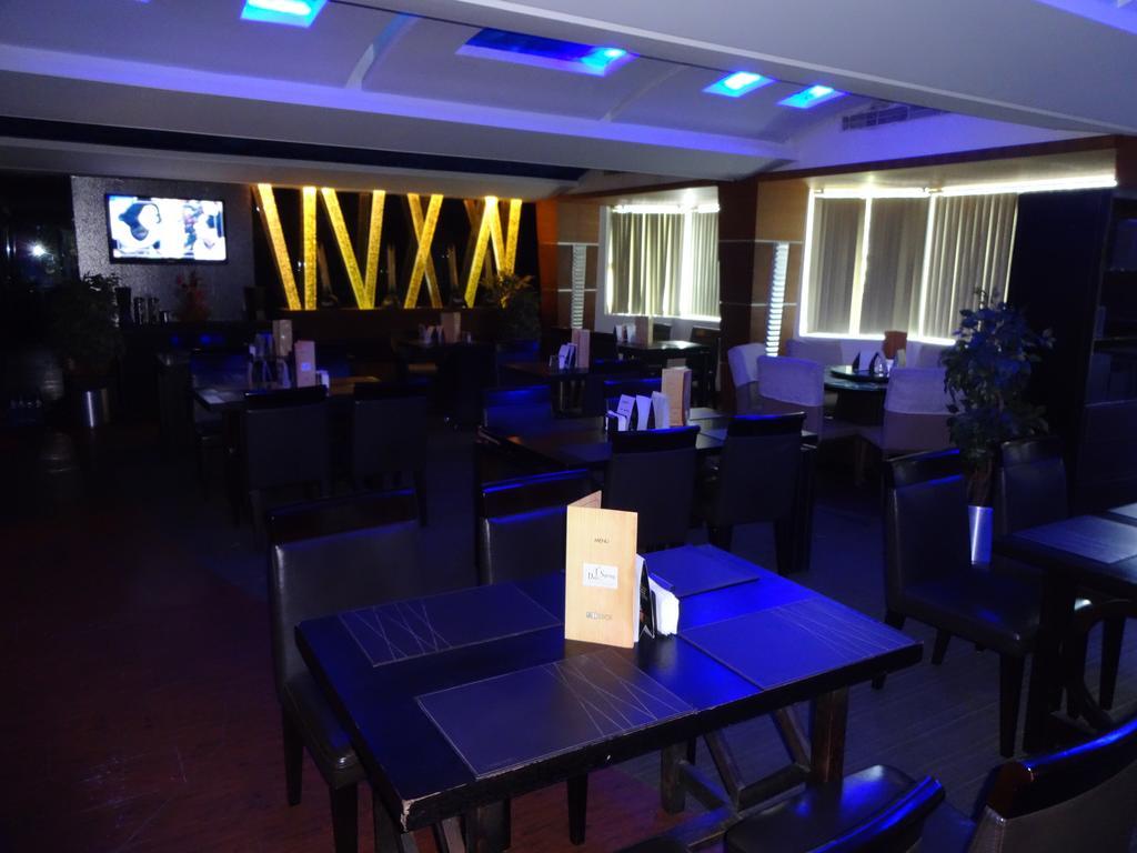 Sp Grand Days Hotel Thiruvananthapuram Buitenkant foto