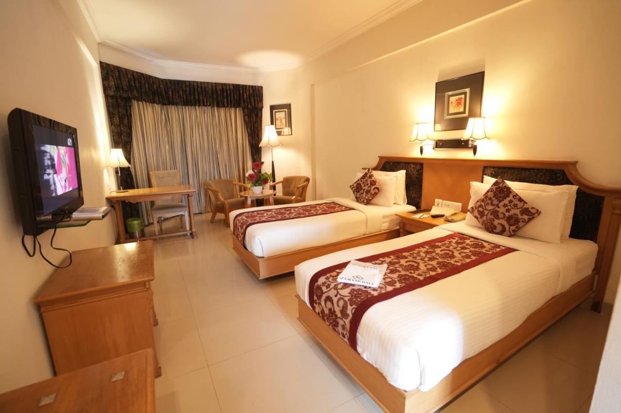 Sp Grand Days Hotel Thiruvananthapuram Buitenkant foto